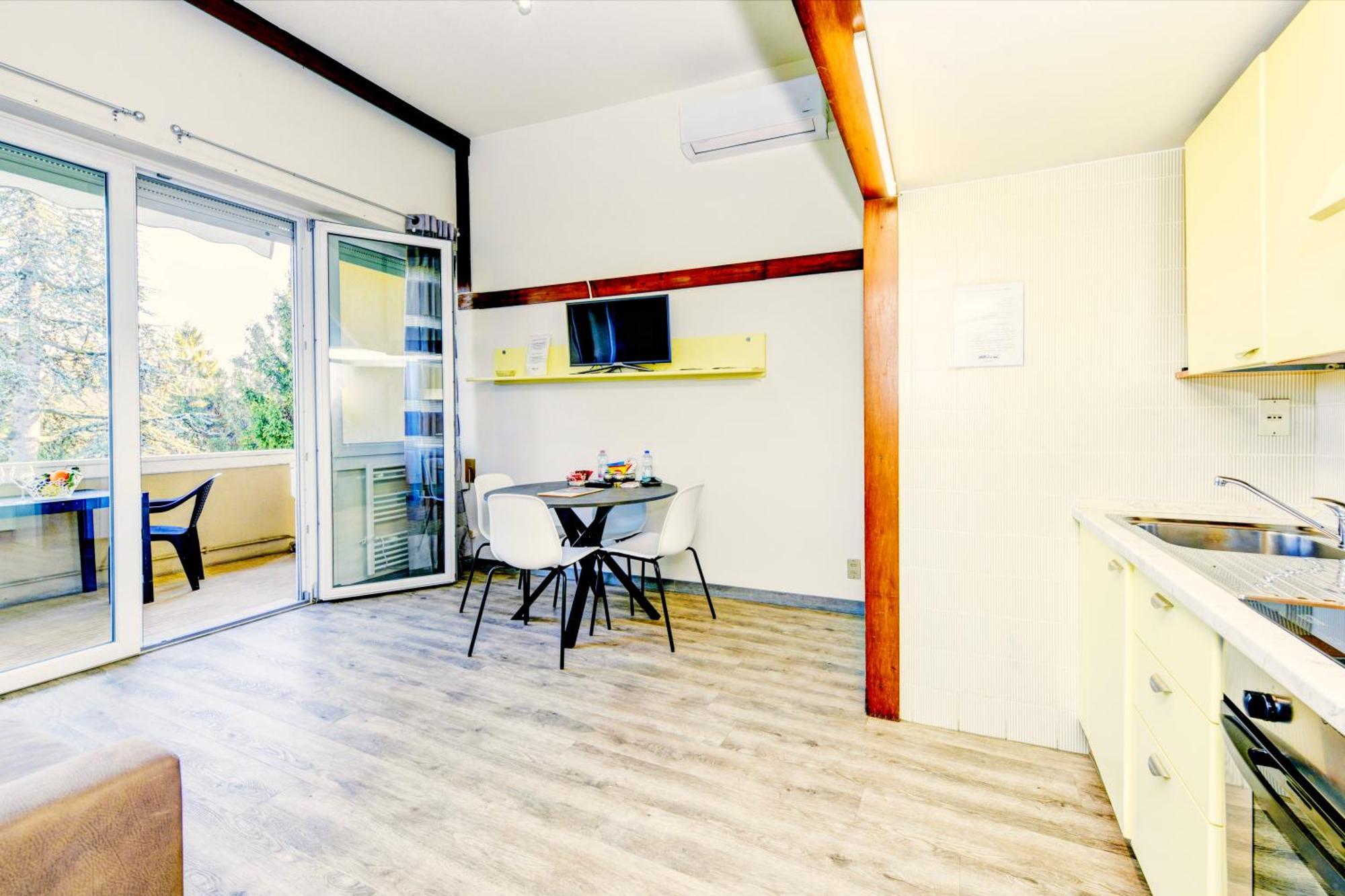 The Riva Apartment Sirmione Exterior foto